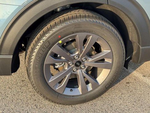 New 2026 Ford Explorer Active w/ Active Comfort Package image 4