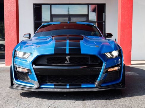 Used 2021 Ford Mustang Shelby GT500 w/ Technology Package RWD image 3