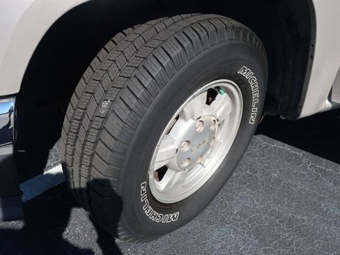 Used 2004 GMC Canyon SLE image 35