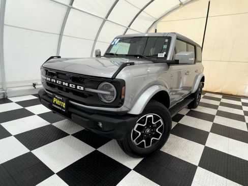 Used 2024 Ford Bronco Outer Banks image 1