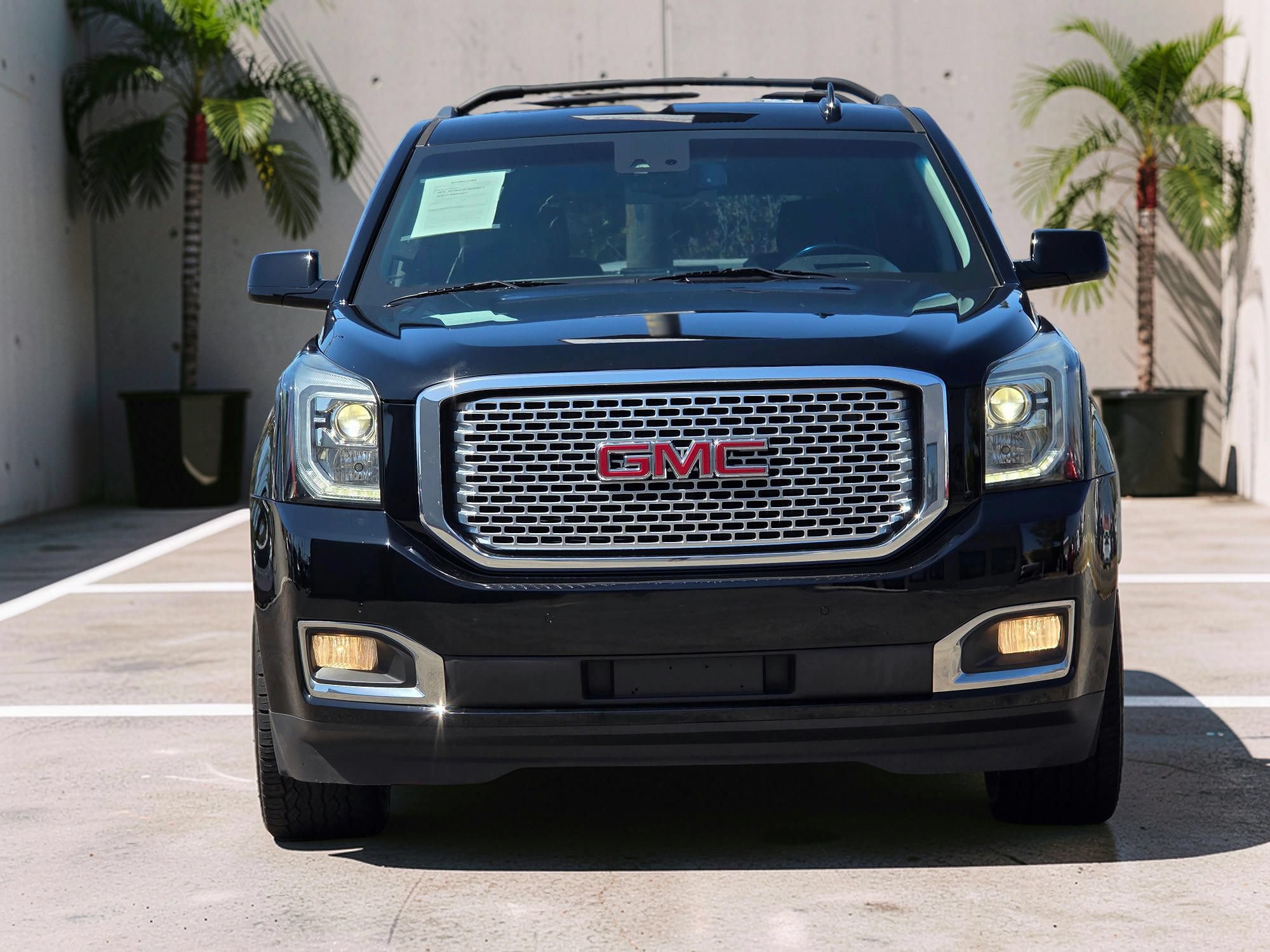 Used 2017 GMC Yukon Denali AWD/4WD image 3