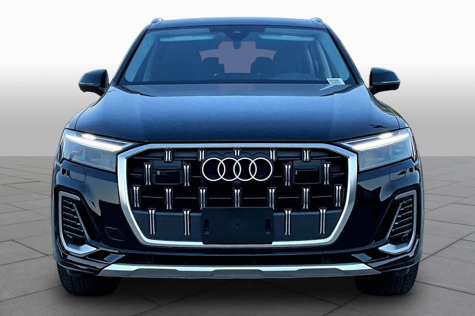 Certified 2025 Audi Q7 3.0T Premium Plus AWD/4WD image 4