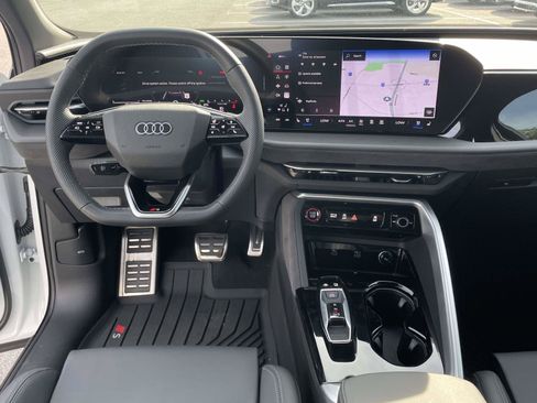 Used 2025 Audi SQ5 Premium Plus AWD/4WD image 13