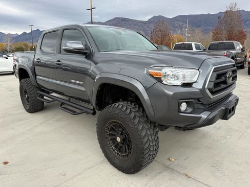 Used 2022 Toyota Tacoma SR5 image 9
