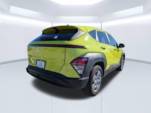 Certified 2025 Hyundai Kona SE image 4
