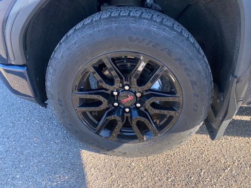 Used 2022 GMC Sierra 1500 Elevation w/ LPO, Elevation Black Package image 29