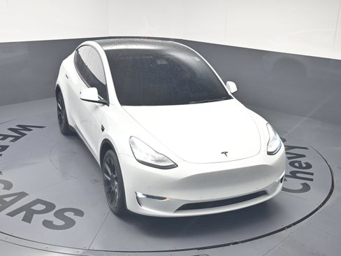 Used 2021 Tesla Model Y Long Range AWD/4WD image 32