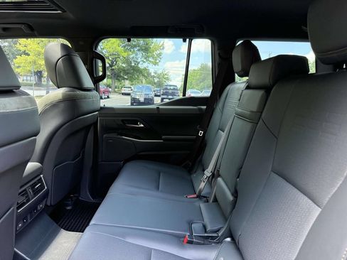 Used 2024 Lexus GX 550 AWD/4WD image 17