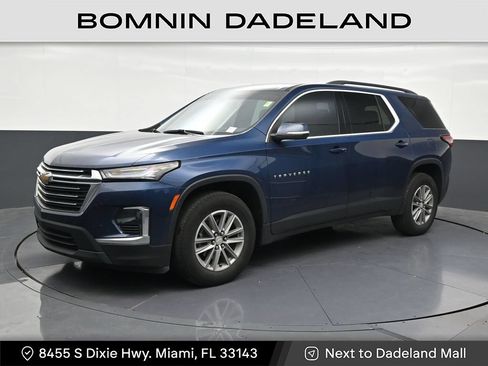 Used 2023 Chevrolet Traverse LT FWD image 1