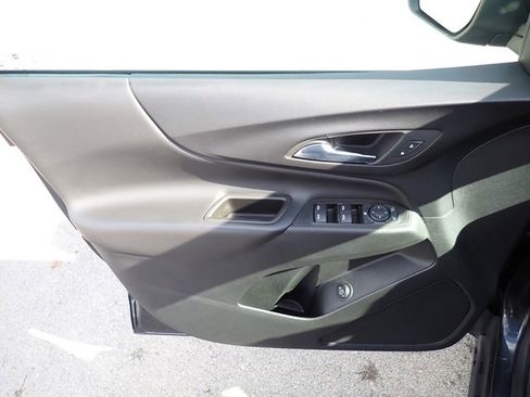 Used 2022 Chevrolet Equinox LT image 17