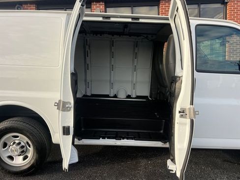 Used 2022 Chevrolet Express 2500 w/ Driver Convenience Package image 14