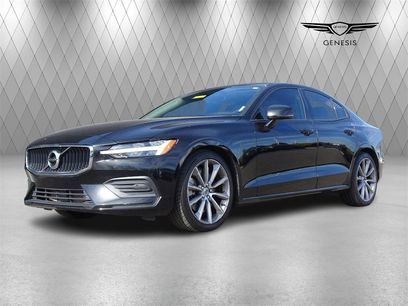 Used 2019 Volvo S60 T6 Momentum w/ Multimedia Package