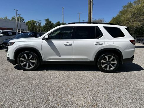 Used 2025 Honda Pilot Elite image 4