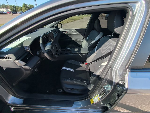 Used 2026 Toyota Camry SE w/ Convenience Package FWD image 11