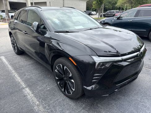 Used 2025 Chevrolet Blazer EV RS AWD/4WD image 2