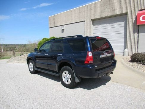 Used 2006 Toyota 4Runner SR5 AWD/4WD image 12