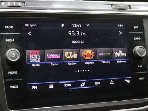 Used 2022 Volkswagen Tiguan SE image 27