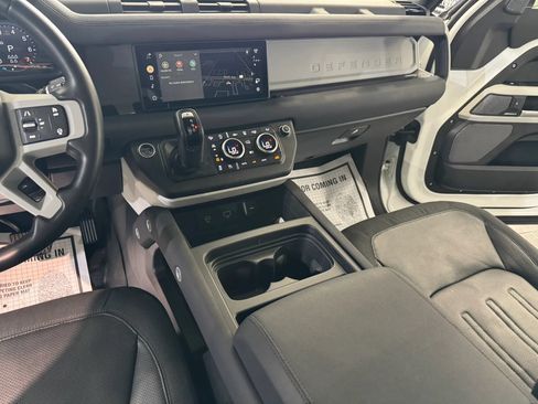 Used 2020 Land Rover Defender 110 SE AWD/4WD image 14