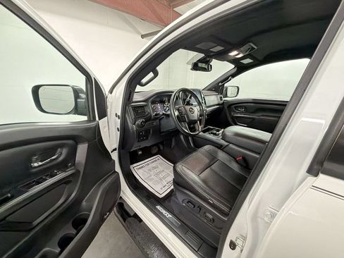 Used 2021 Nissan Titan PRO-4X w/ Pro-4x Utility Package AWD/4WD image 10
