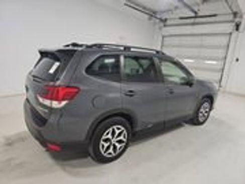 Used 2024 Subaru Forester Premium AWD/4WD image 4