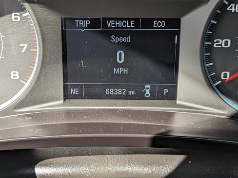 Used 2020 Chevrolet Malibu LT FWD image 18