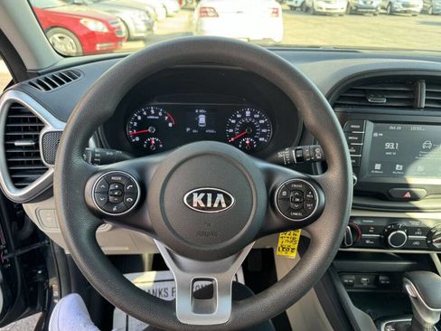 Used 2021 Kia Soul LX image 10