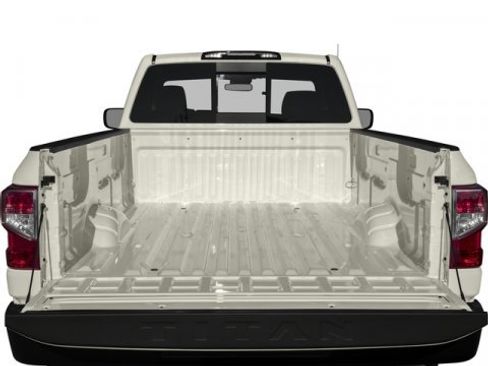 Used 2017 Nissan Titan S image 15
