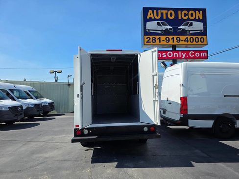 Used 2019 Ford E-350 and Econoline 350 Super Duty w/ Power Windows & Locks Group image 14