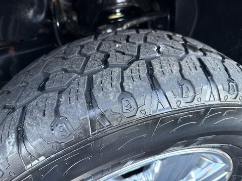 Used 2012 Ford F150 XLT w/ XLT Chrome Pkg image 26