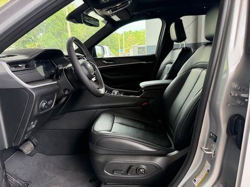 New 2026 Jeep Grand Cherokee Limited AWD/4WD image 13