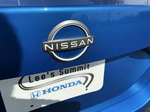 Used 2025 Nissan Sentra SV FWD image 5