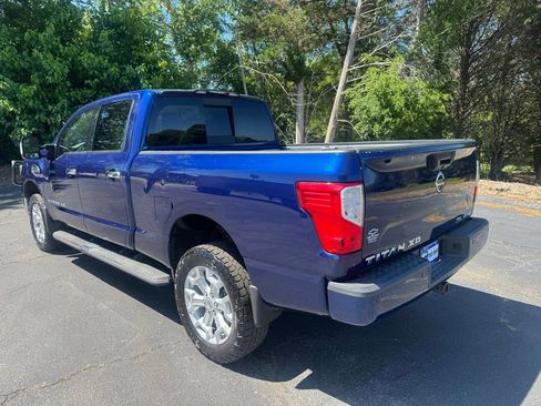 Used 2017 Nissan Titan SL AWD/4WD image 3