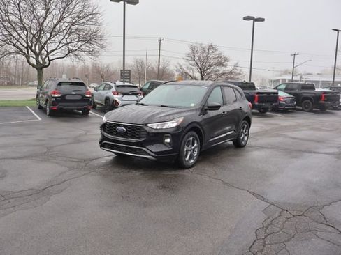 Used 2023 Ford Escape ST-Line Select w/ Tech Pack #1 AWD/4WD image 3