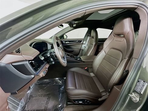 Used 2025 Porsche Panamera 4 image 21