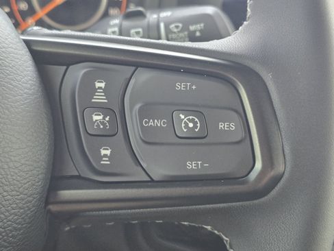 Used 2025 Jeep Wrangler Unlimited Rubicon AWD/4WD image 33
