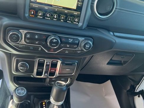 Used 2023 Jeep Wrangler Unlimited Sahara w/ Cold Weather Group image 15