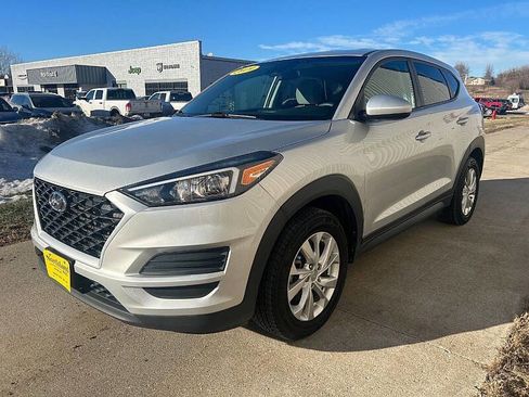 Used 2019 Hyundai Tucson SE image 2