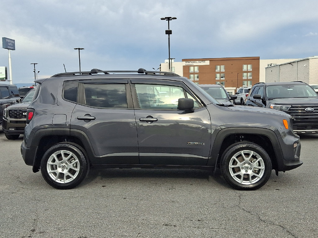 Used 2023 Jeep Renegade Latitude AWD/4WD image 7