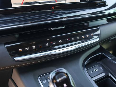 Used 2023 Cadillac Escalade Sport w/ Touring Package AWD/4WD image 18