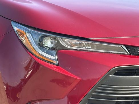 Used 2025 Toyota Corolla LE FWD image 28