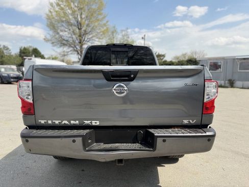 Used 2017 Nissan Titan SV image 7
