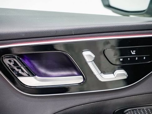 Used 2025 Mercedes-Benz C 300 Sedan image 20