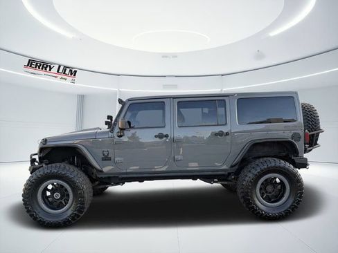 Used 2018 Jeep Wrangler Unlimited Sport S AWD/4WD image 6