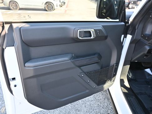 New 2025 Ford Bronco Badlands AWD/4WD image 13