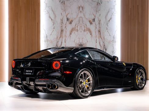 Used 2014 Ferrari F12 Berlinetta RWD image 3