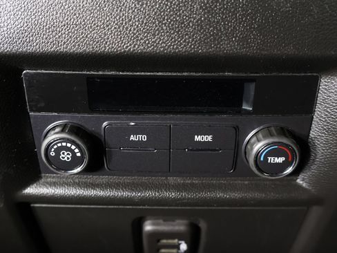 Used 2023 Chevrolet Traverse LT AWD/4WD image 57