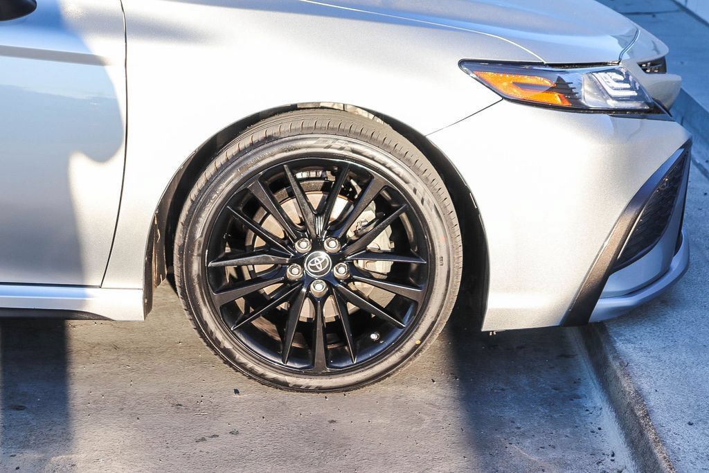 Used 2021 Toyota Camry XSE w/ Navigation Package FWD image 11