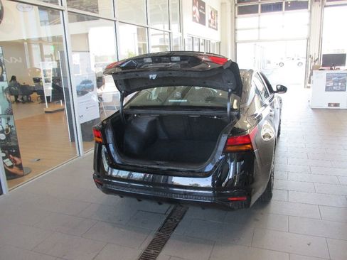 Used 2024 Nissan Altima 2.5 SV image 30