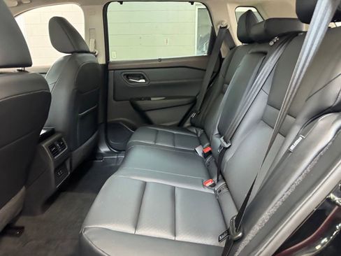Used 2023 Nissan Rogue SV w/ SV Premium B Package AWD/4WD image 15