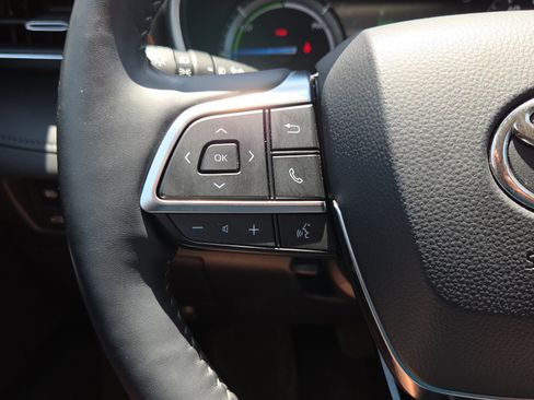 Certified 2021 Toyota Highlander Limited AWD/4WD image 27